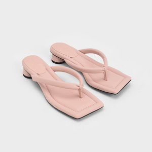 🌸🌸🎀Charles & Keith Asymmetric-Toe Puffy Thong Sandals - Light Pink
